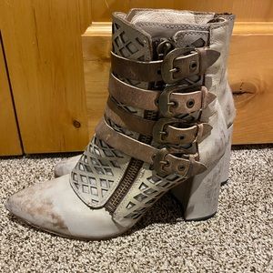 Freebird Julia boots